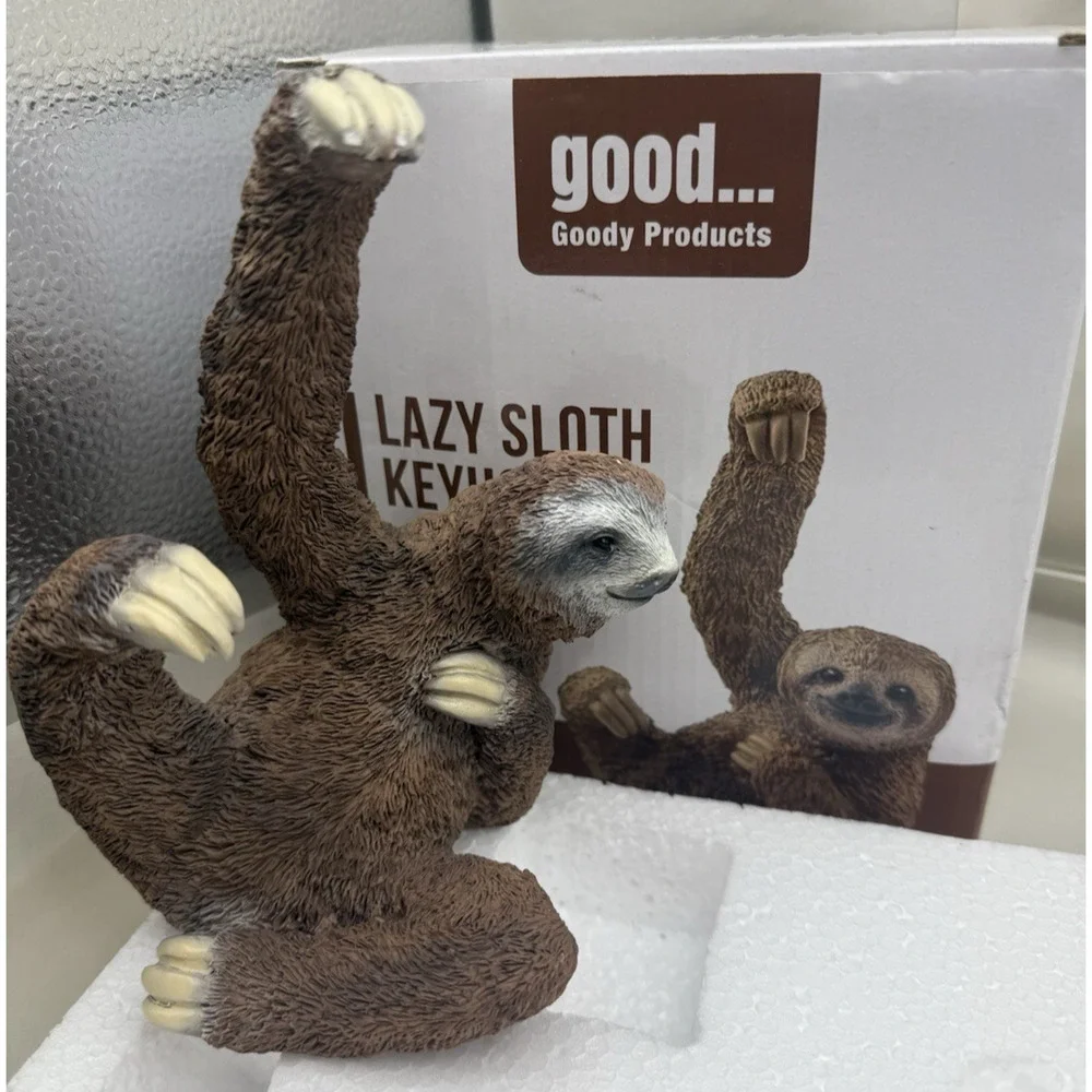 Magnetic Key Holder, Cute Magnetic Lazy Sloth Statue Keychain Securely Keep Keys